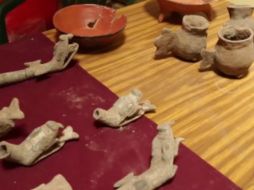 Las piezas se observan tonos blanco, rojo, azul y amarillo, tienen calados en forma cruciforme. TWITTER / @INAHmx