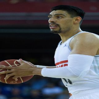 Gustavo Ayón renueva con Real Madrid hasta 2019