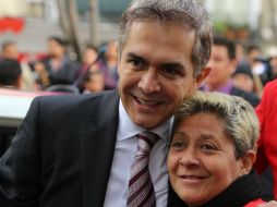 Mancera asiste al banderazo de salida de los autobuses que forman parte del Programa Sonrisas por tu Ciudad. TWITTER / @ManceraMiguelMX