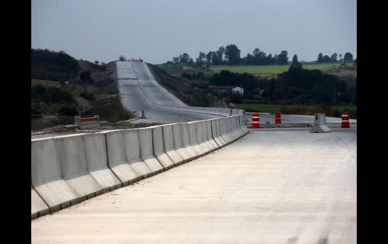 El próximo lunes funcionarios recorrerán los 30 kilómetros del Macrolibramiento en moto. EL INFORMADOR / ARCHIVO