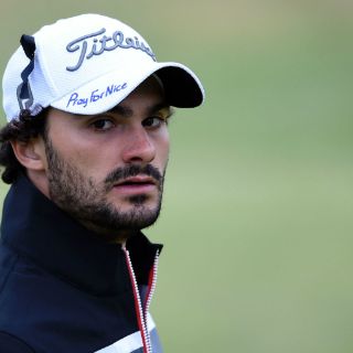 Golfista rinde homenaje a víctimas de Niza en abierto británico