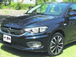 La adaptación de las formas del Fiat Tipo al Dodge Neón quedó bien lograda. EL INFORMADOR /
