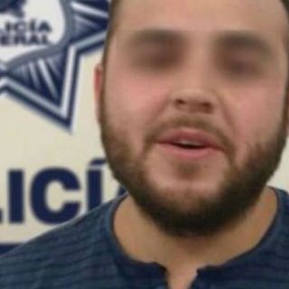 Detienen a Gerardo Ortiz en Aeropuerto de Guadalajara