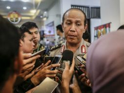 El portavoz de la policía nacional de Indonesia, Boy Rafli Amar, habla a los medios sobre la muerte de Santoso. EFE / M. Irham