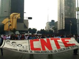 Mientras tanto, la marcha avanza por carriles centrales de Paseo de la Reforma, próximos a la Segob. SUN / ARCHIVO