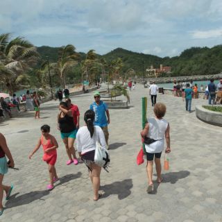 Termina rehabilitación en malecón de Barra de Navidad