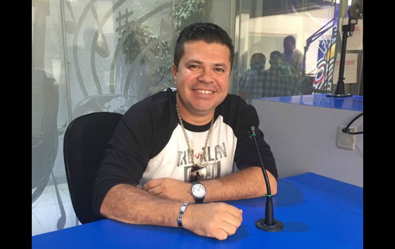 Con 20 años de carrera artística, el cantante explicó que deja la agrupación para darle tiempo a sus hijos y a su esposa. TWITTER / @j_medina37