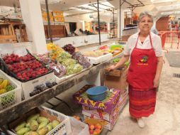 Josefina Espinoza perdió todas las mercancías en sus ocho locales que se quemaron el pasado 10 de julio. EL INFORMADOR / F. Atilano