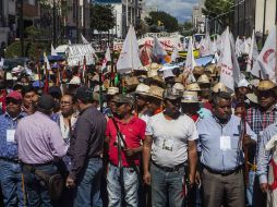 Integrantes de la CNTE marchan con dirección a la Secretaría de Gobernación. NTX / ARCHIVO