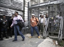 Integrantes de la CNTE a su llegada a la Secretaría de Gobernación para retomar el diálogo. SUN / ARCHIVO