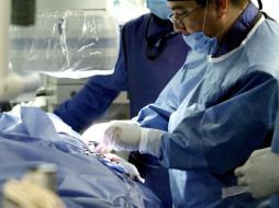 Entre las opciones para tratar estos nódulos están la cirugía, la terapia de radiación, la quimioterapia y los medicamentos dirigidos. NTX / ARCHIVO