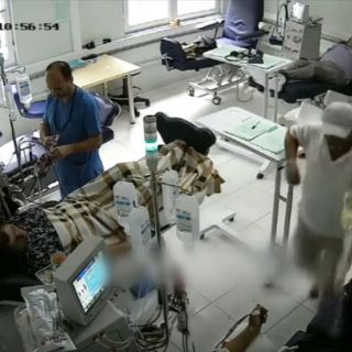 Hombre prende fuego a paciente de hospital en Albania
