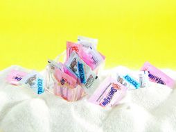 Las personas que trataban de perder o mantener su peso son propensas a usar edulcorantes bajos en calorías. AP / ARCHIVO