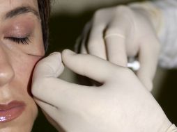 El Botox es un medicamento que se emplea con el fin de paralizar temporalmente la actividad muscular. EFE / ARCHIVO