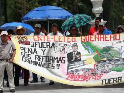 La CNTE ha bloqueado diversas vías de comunicación en los estados de Oaxaca, Michoacán, Chiapas y Guerrero. EFE / M. Guzmán