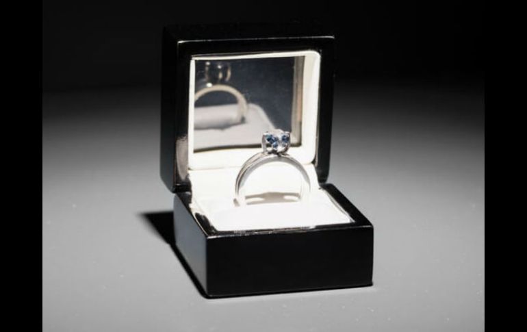 Se trata un anillo de compromiso para la propietaria del archivo de Barragán a cambio de los dibujos del arquitecto. ESPECIAL / mxcity.mx