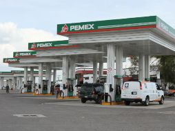 Este lunes vino otro golpe a los bolsillos de los mexicanos, el precio de la Magna subió a 13.96 pesos el litro y la Premium a 13.98. EL INFORMADOR / ARCHIVO