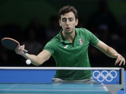 Junto con Yadira Silva en rama femenil, el jugador supera su primer juego olímpico. AP / P. Giannakouris