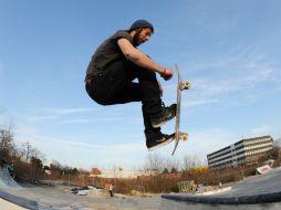 Algunos practicantes del ''skate'' señalan intereses montearios detrás de la inclusión de este ''hobbie''. AFP / ARCHIVO