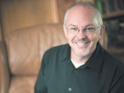 El escritor Wm. Paul Young no se presiona por igualar con 'Eva' el éxito mundial que alcanzó con 'La Cabaña'. ESPECIAL /