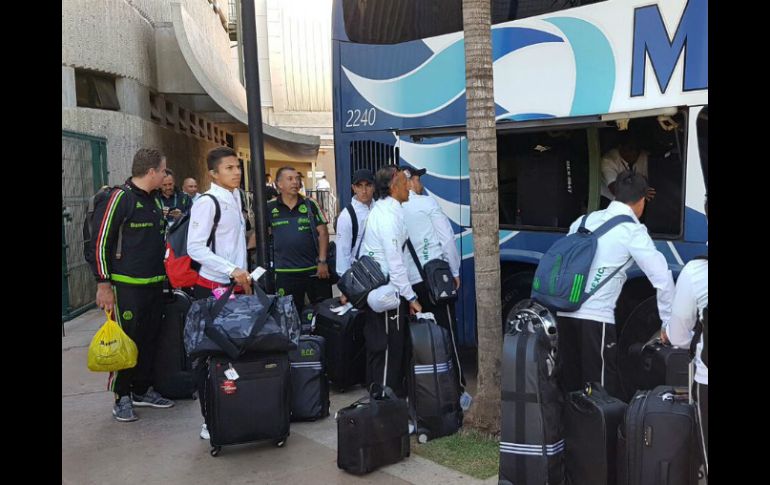 Raúl Gutiérrez, entrenador Sub 23, espera a Carlos Fierro y Raúl López para reemplazar a los lesionados. TWITTER / @miseleccionmx