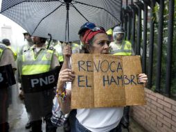 El presidente socialista enfrenta el descontento de una población que sufre por una escasez de alimentos y medicinas. AFP / ARCHIVO