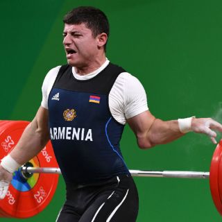 Pesista armenio sufre dislocación de codo