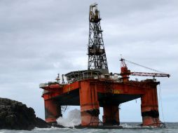 La baja internacional del precio del crudo no ha permitido cumplir lo ofrecido. AP / A. Milliga