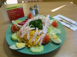 Para bajar de peso, necesitas comer menos calorías que las que quemas cada día. EL INFORMADOR / ARCHIVO