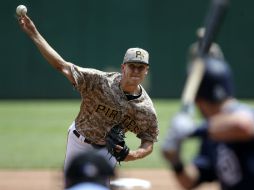 Jameson Taillon ponchó a 4 y concedió dos bases por bola. AP / G. Puskar