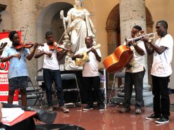 El primer mariachi haitiano surgió a partir de un intercambio cultural entre las embajadas de Haití y México. EL INFORMADOR / P. Franco