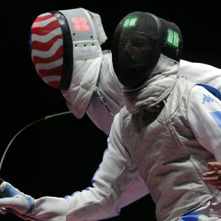 Rusia remonta y se lleva oro en esgrima