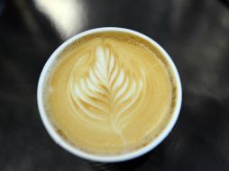 El massala chaio chai latte es una bebida que se ha popularizado gracias a las grandes cadenas de cafeterías. AFP / ARCHIVO