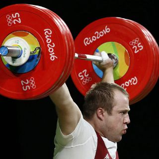 Uzbekistán impone récord olímpico y consigue oro