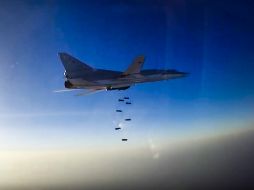 Bombardero ruso Tu-22M3 lleva a cabo un ataque aéreo. AFP / Ministerio de Defensa Ruso