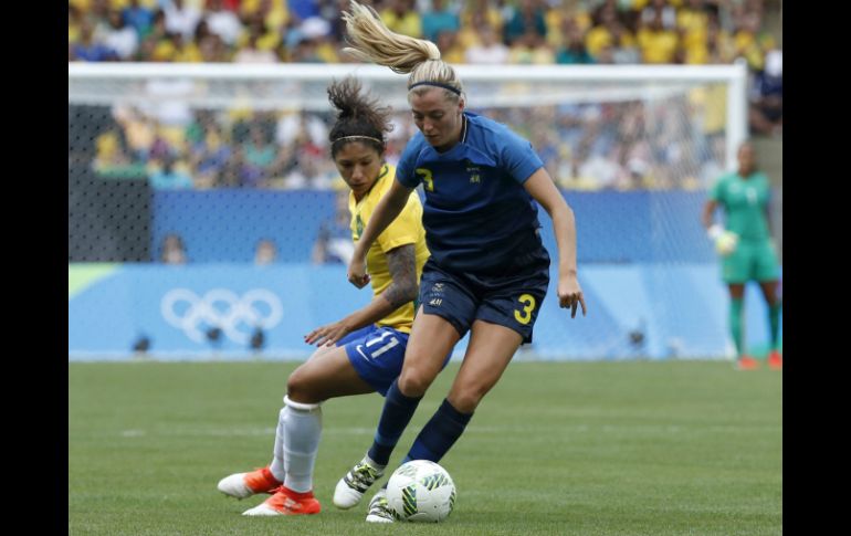 Las ''Blagult'' entregaron a las brasileñas el balón y la cancha de un escenario húmedo y caluroso. EFE / B. Walton
