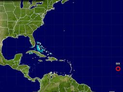 La depresión se mueve hacia el centro del Océano Atlántico, lejos de tierra. ESPECIAL / nhc.noaa.gov
