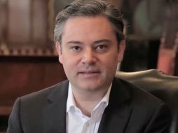 El secretario de educación anuncia que este lunes inicia 'un ciclo más en la transformación de México'. TWITTER / @aurelionuno