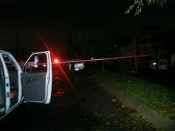 El cadáver estaba en cruce de las calles Bahía de Santiago y Agrícola, en la colonia Parques de Santa María. ESPECIAL /