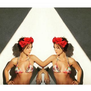 Camila Sodi presume exóticas vacaciones en bikini