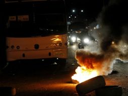 En la semana fueron enviados dos mil 500 elementos de la Policía federal, pero no han logrado detener la toma de vialidades. EFE / J. C. Zavala