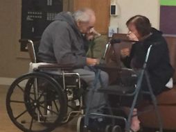 El hombre de la pareja tuvo que ser internado en la residencia de cuidados especiales a inicios de año, debido a que padece demencia. FACEBOOK / Ashley Kaila B