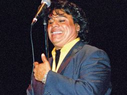 Muchos a su alrededor publicaron historias que presentaban como 'la verdadera vida de Juan Gabriel'. SUN / ARCHIVO