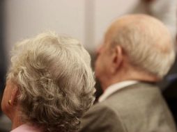 La necesidad de amor y apoyo no envejece junto a los abuelitos, se mantiene y requiere asistencia. EL INFORMADOR / ARCHIVO