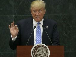 El tabasqueño señala que hay que tener firmeza y respeto ante la postura inmigrante del candidato republicano. AFP / ARCHIVO