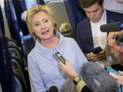 Clinton consideró 'desafortunado' el viaje de Trump a México y acusó a su rival de haber creado un 'incidente diplomático'. AFP / B. Smialowski