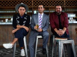 Buscan extender el diseño nacional con diseñadores consagrados como  Benito Santos (D) y nuevos talentos como Iván Avalos (izq). EL INFORMADOR / E. Barrera