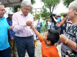 Andrés Manuel López Obrador habló con simpatizantes de Morena en la plaza principal de Escobedo, Nuevo León. SUN / E. Vásquez