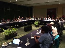 En la reunión se presentaron familiares y representantes de las víctimas, para tratar el caso. TWITTER / @1campa