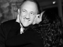 La famosa aparece besando a Pinault en la mejilla y escribe: Thank you mi amor. INSTAGRAM / salmahayek